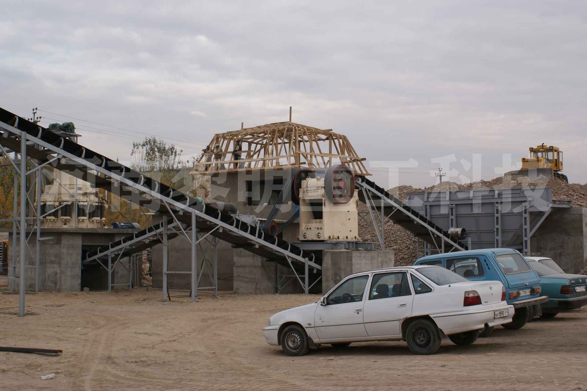 砂石粉碎機(jī)現(xiàn)場